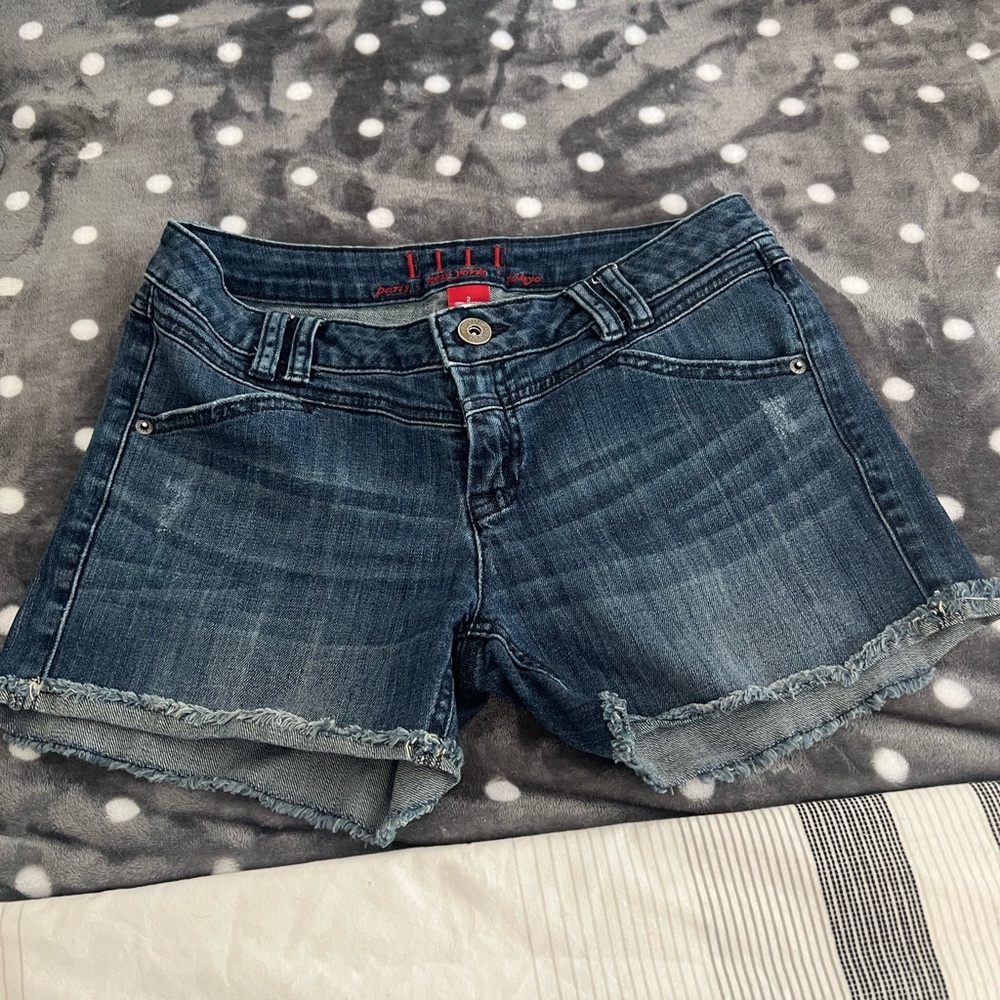 ELLE jean shorts. Size 2